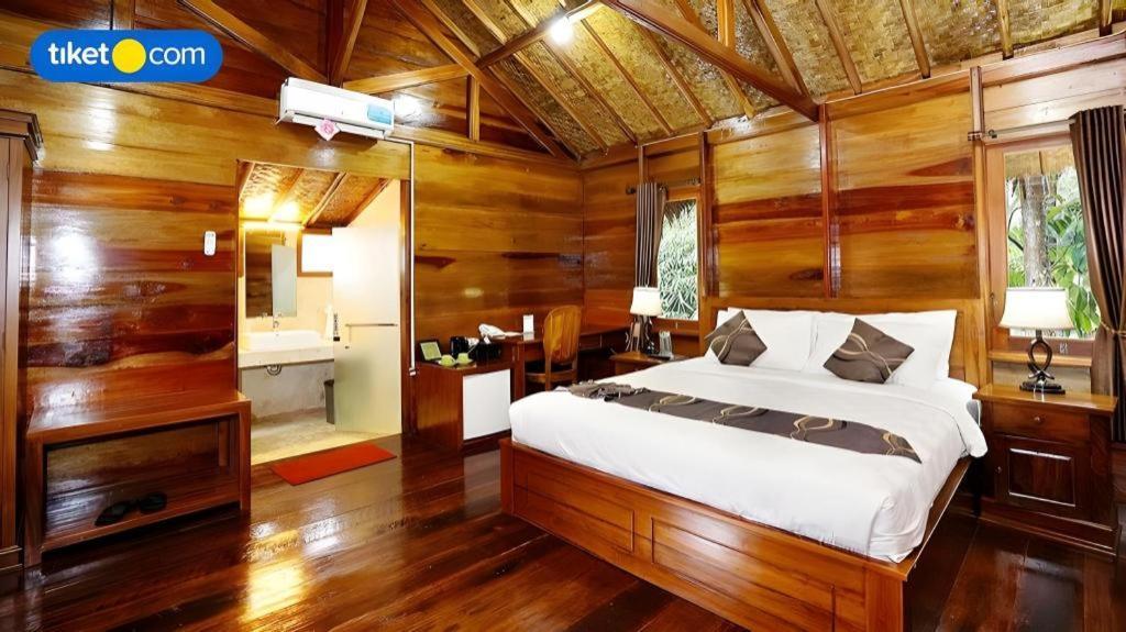 The Highland Park Resor 3*
