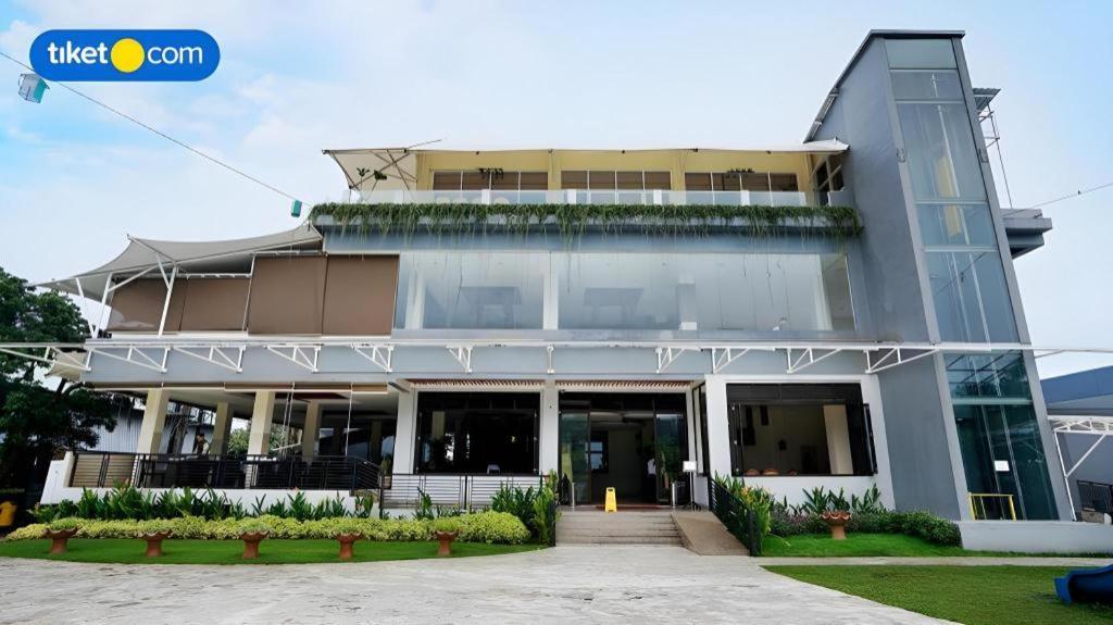 Resor The Highland Park Bogor